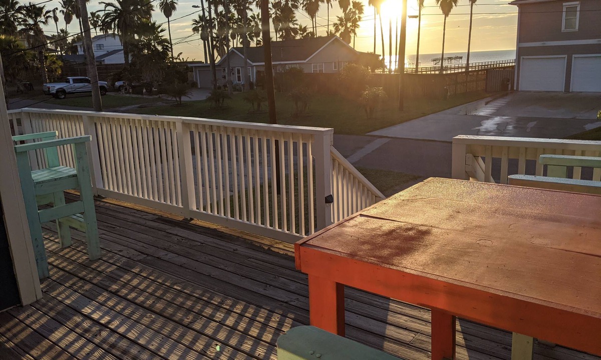 Portland House | Spectacular Sunset and Bay Views! Spacious 4bed/2bath in a quiet neighborhood!