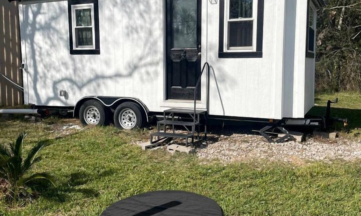 Alvin House | Spectacular Tiny House with Nice Sights in Alvin, Texas