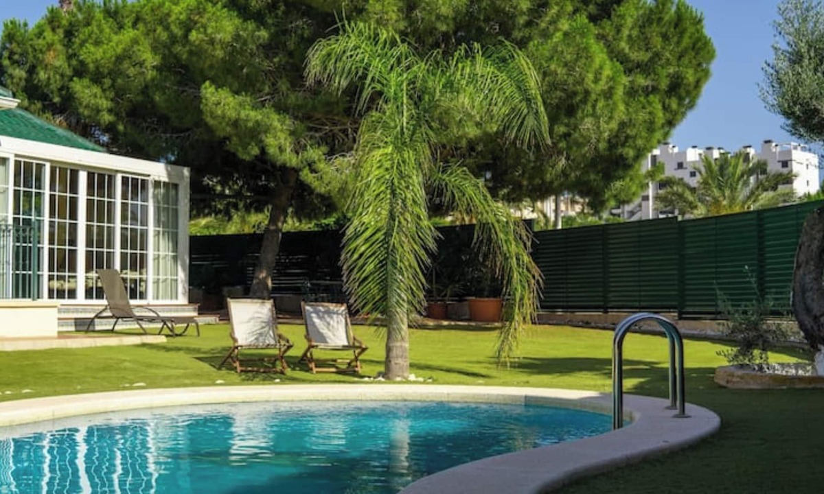Els Arenals del Sol Villa | Spectacular Villa in beach area!