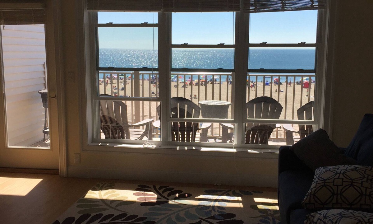 Hampton Condo | Spectacular Views From Beachfront Condo