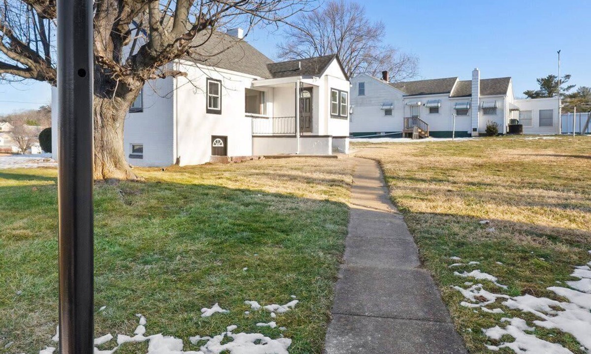 Shenandoah Cottage | Speedway 4BR Walk to Town Pet Friendly