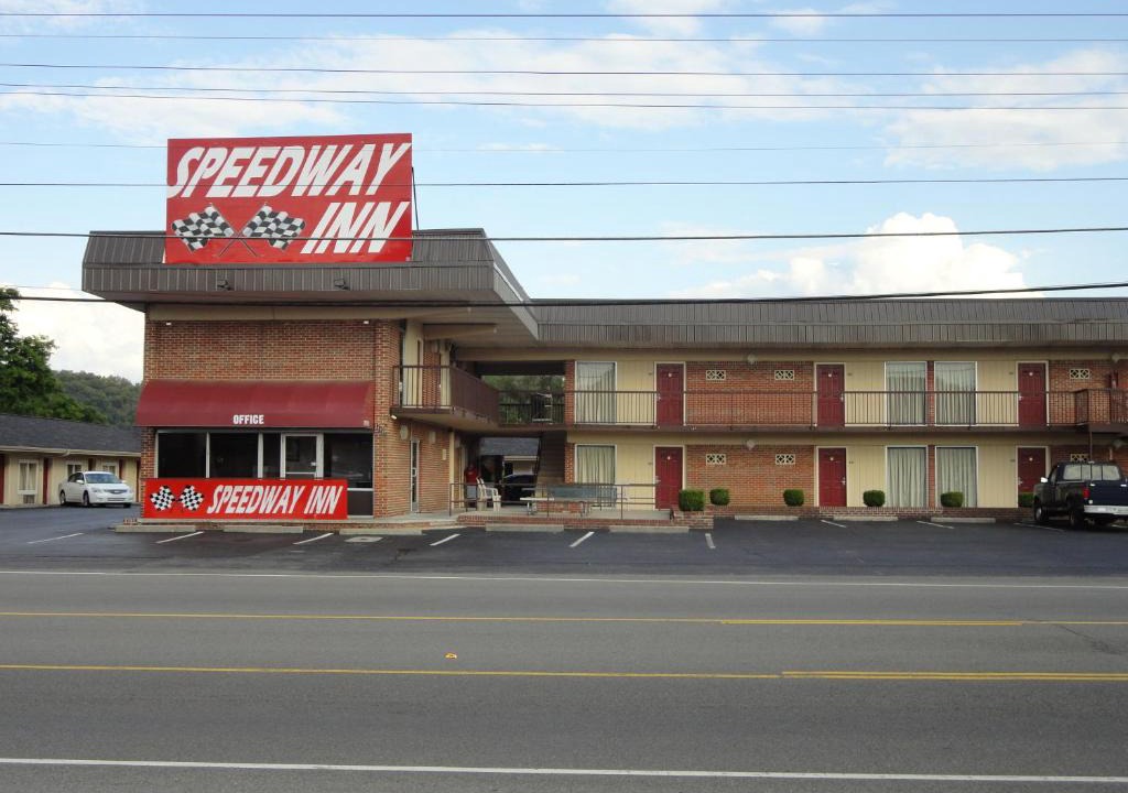 Bristol Hotel | Speedway Inn