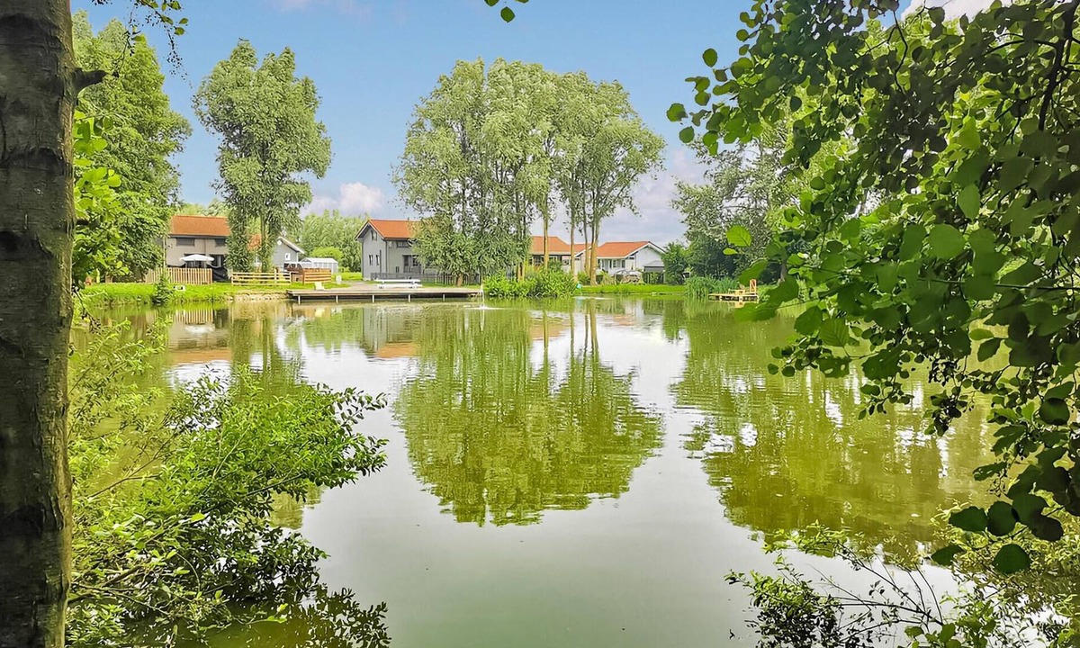 Bourbourg House | Spend an unforgettable vacation in this charming chalet.