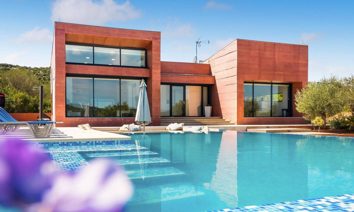 Tisno House | Spend your vacation in this luxurious villa with unusual and unique interior.