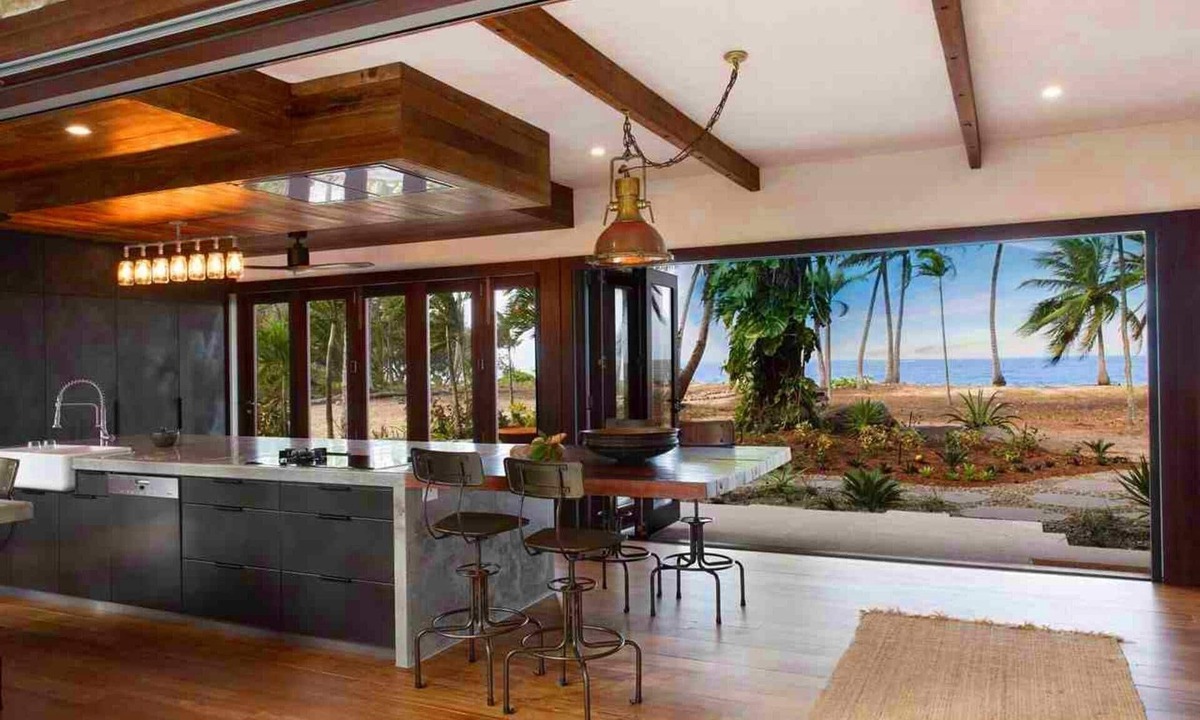 Mowbray House | Spice at Oak - Absolute beachfront with private pool