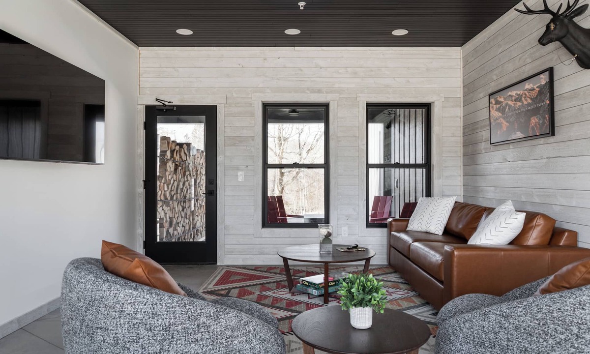 Bellaire Hotel | Spillway Lodges