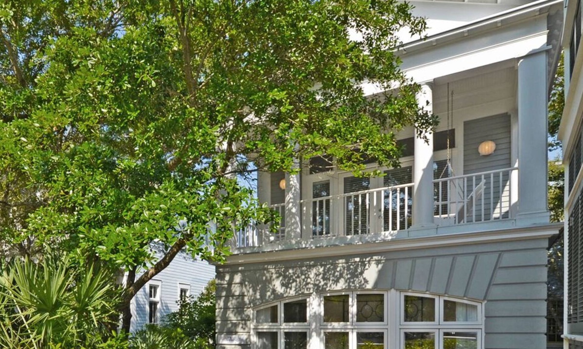 Seaside Cottage | Spin Echo Cottage: Crisp & Bright, 2 Bedroom Cottage, Sleeps 4 in Seaside FL!