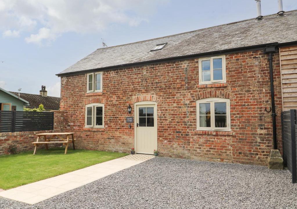 Storwood House | Spindle Cottage