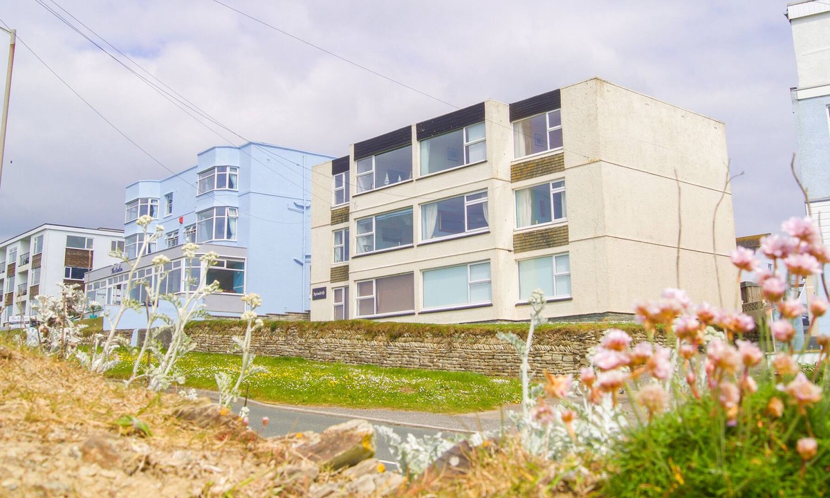 Newquay Apartment | SPINDRIFT APARTMENT 3, family friendly in Porth