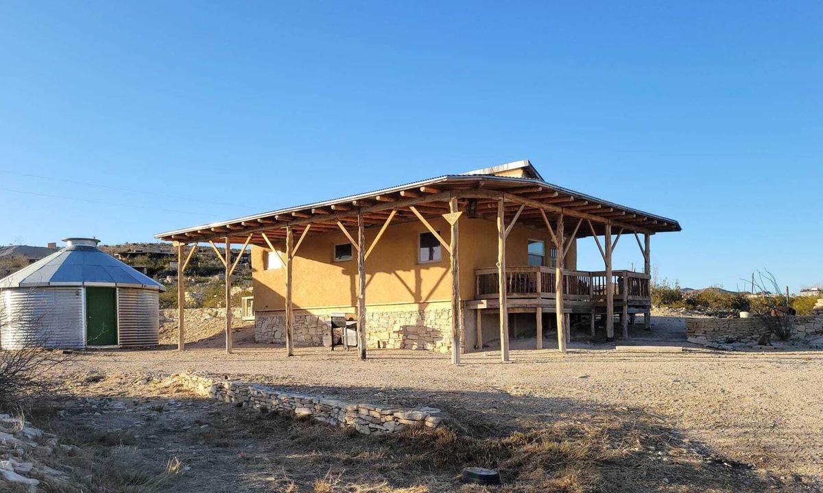 Study Butte-Terlingua House | Spirit House in the Terlingua Ghost Town