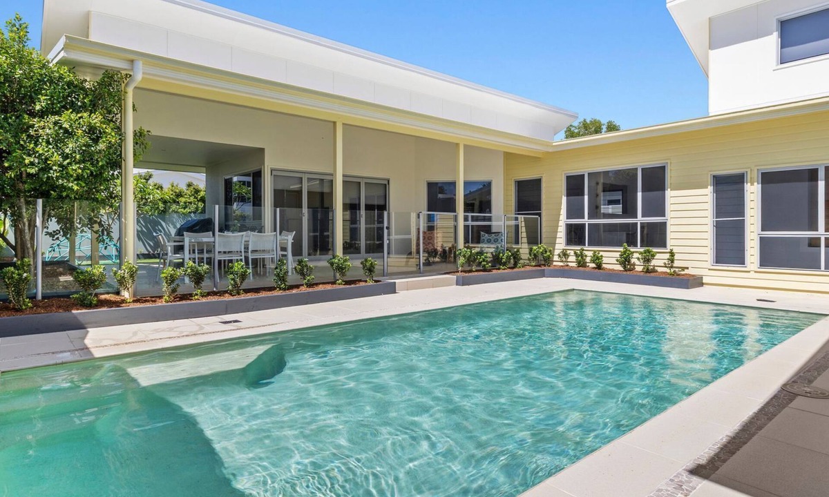Kingscliff House | Splash House at Kingscliff - Pet Friendly with Pool
