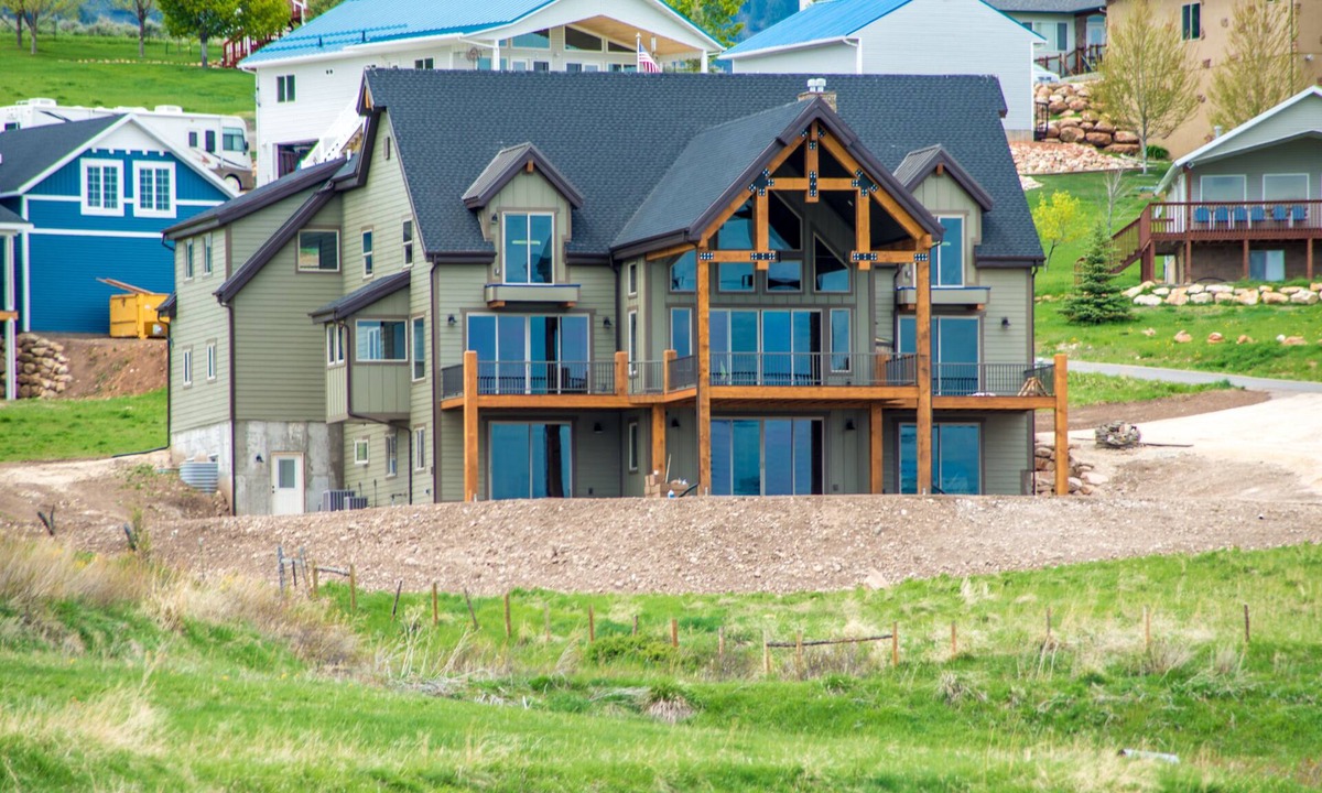 Garden City Cabin | Splash Pad! Spectacular Lake View!