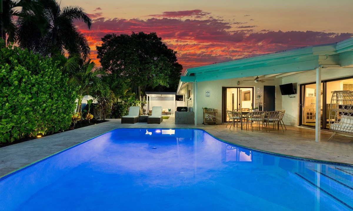 Boynton Beach House | Splash, Sun & Relax Heated Pool | Near Beach