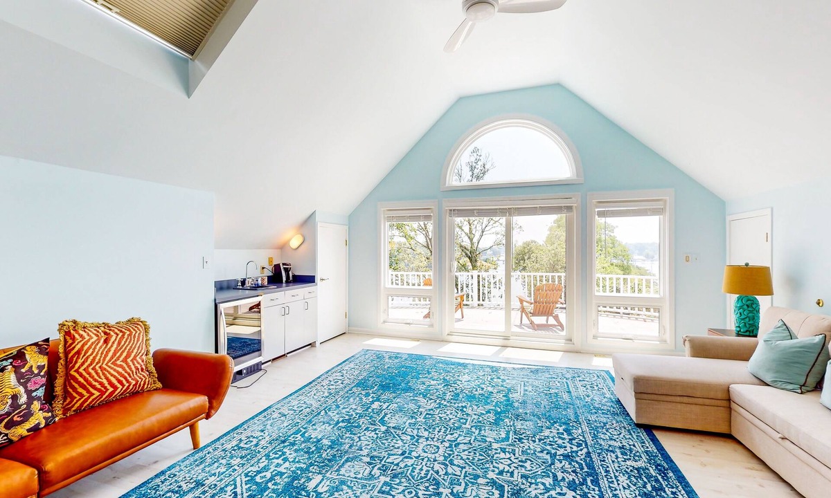 Parole House | Splendid home w/private pool, fire pit, several decks & balconies