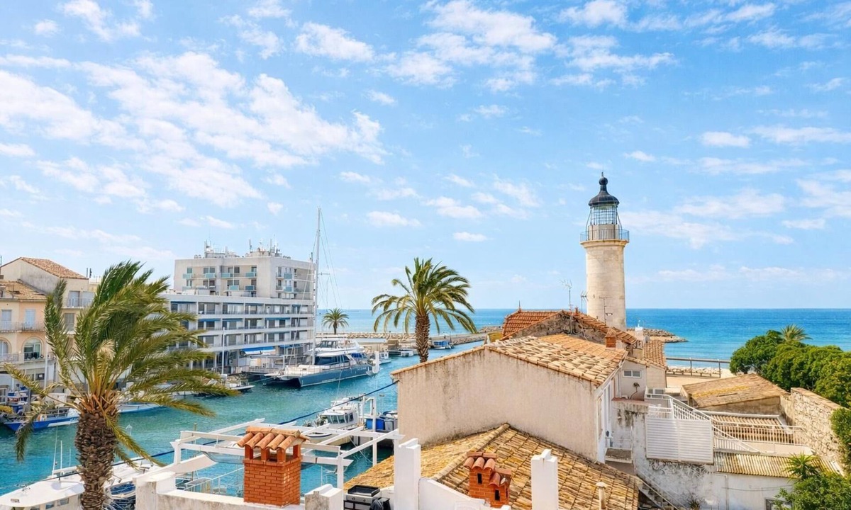Le Grau-Du-Roi House | Splendid House Facing the Lighthouse - Sleeps 8 & Waterfront
