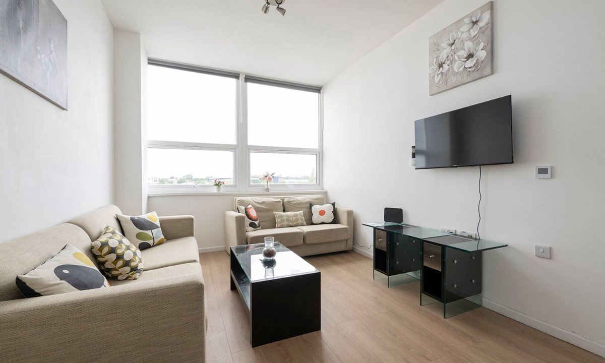 Smethwick Apartment | Splendid stay in West Bromwich