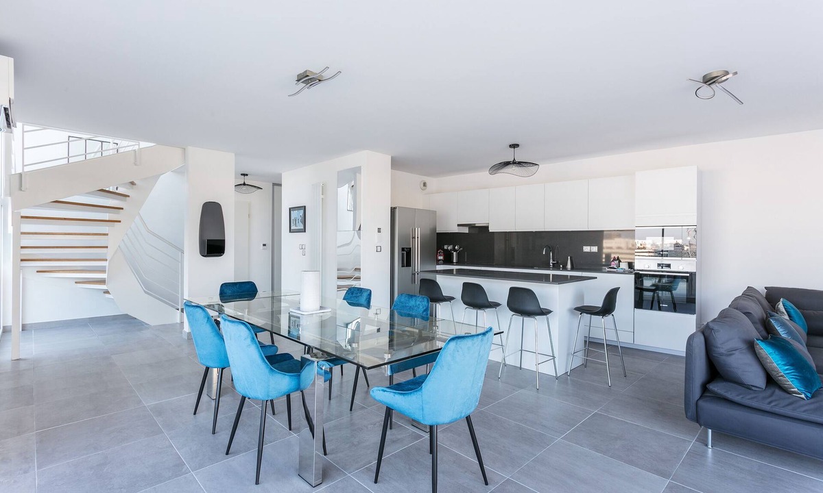 Aiguerelles Apartment | Splendid T4 duplex on the roofs with breathtaking views