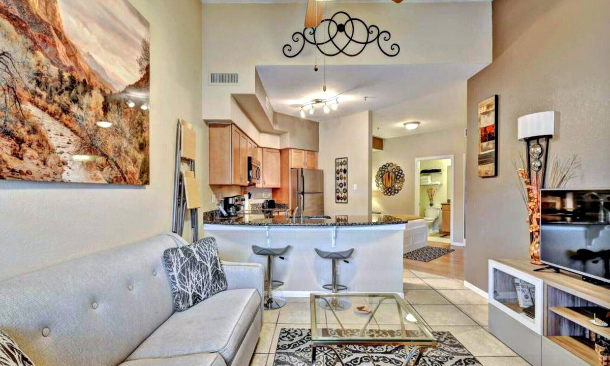Highland Lake Estates Condo | Splendid, Tastful, And Fully Furnished Condo On Lake Travis Island Villa!