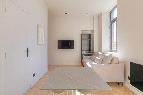 Ecully Apartment | Splendide studio, terrasse ensoleillée, Ecully
