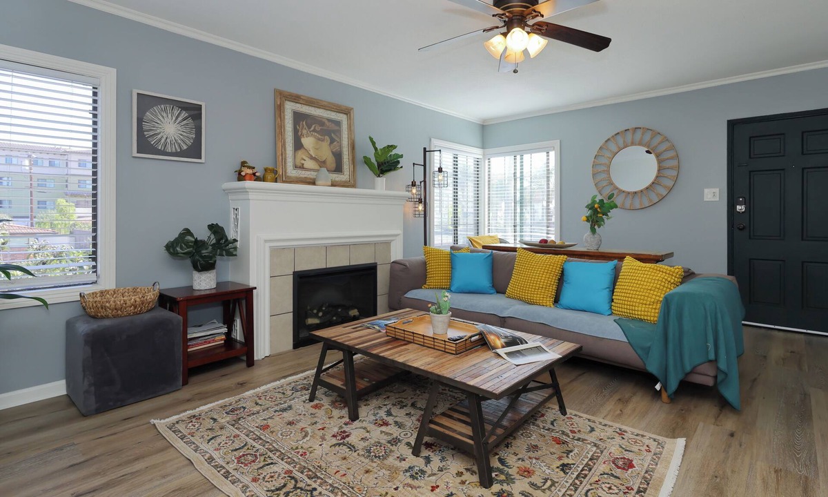 Santa Ana Apartment | Splendorous Style 2B1B Home Near Disneyland