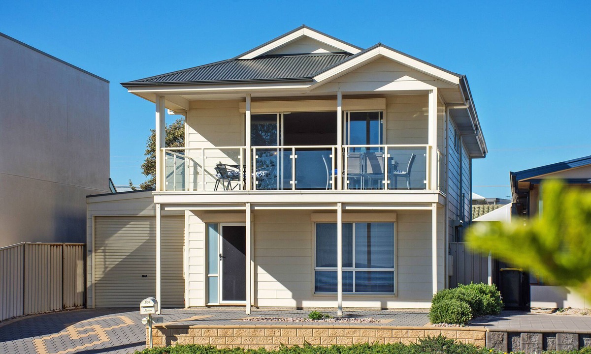 Christies Beach House | Splendour on Esplanade