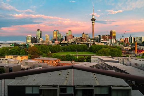 St. Mary's Bay Apartment | Split Level 125sqm Sub Penthouse