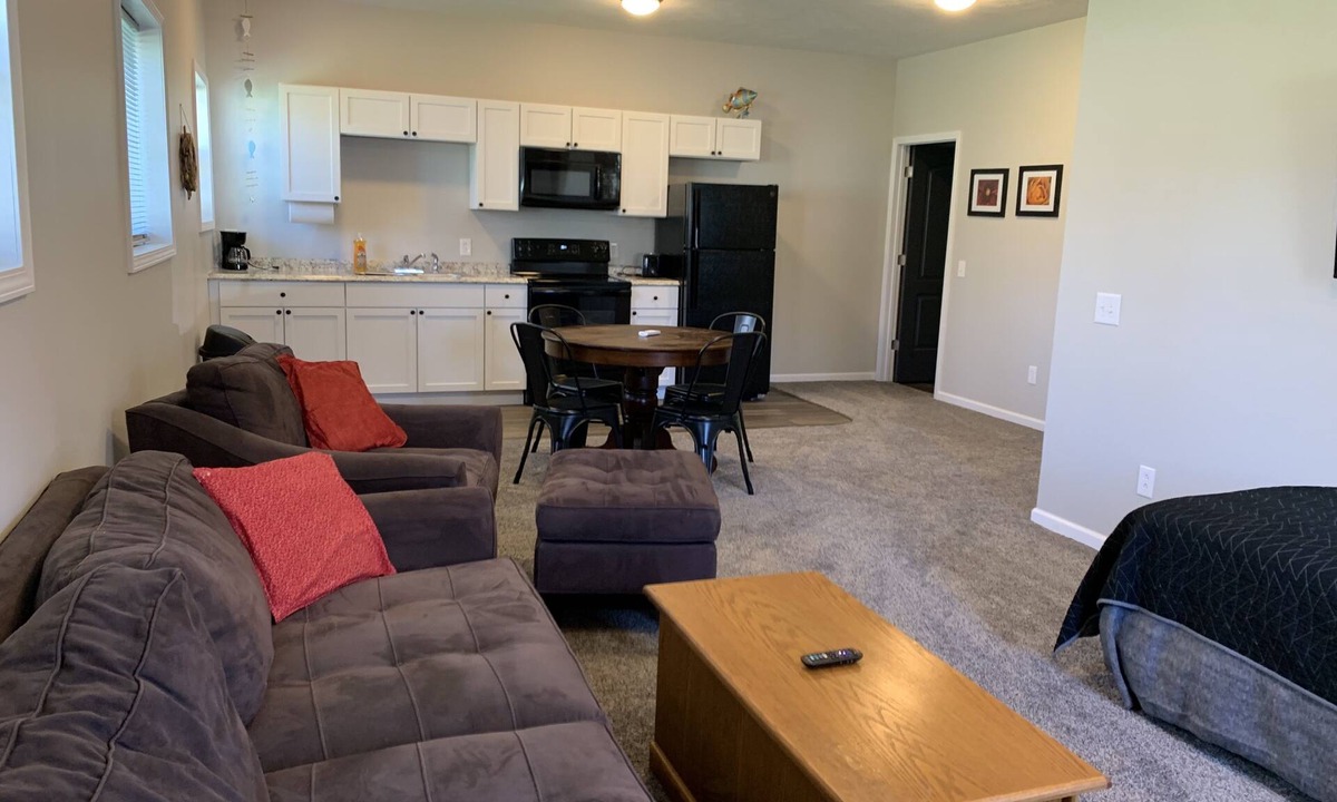 North Rose Cabin | Sportsmen's Lodge by Sodus Bay