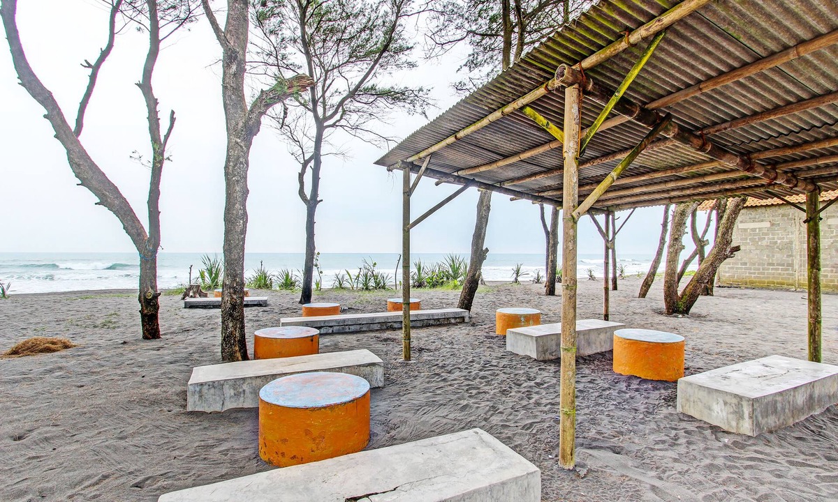 Temon Hotel | SPOT ON 92220 Sari Laut