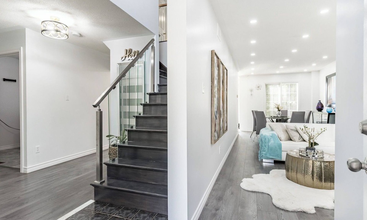 Orangeville House | Spotless Bright Home By The Headwaters In Orangeville!