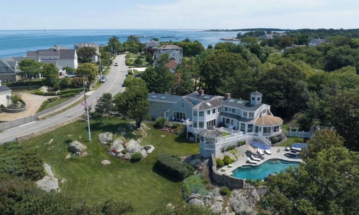 Cohasset House | Sprawling Estate with sparkling pool, walk to beach, all overlooking the ocean!