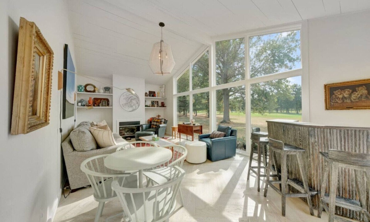 Savoy House | Sprawling MCM Ranch | Modern Comfort in Savoy