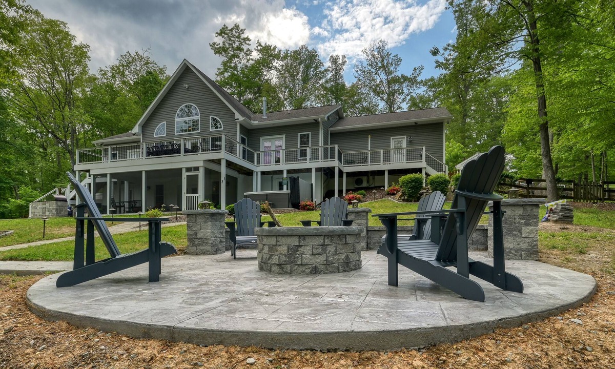 Morgan II House | Sprawling waterfront home with kayaks, game room, and hot tub