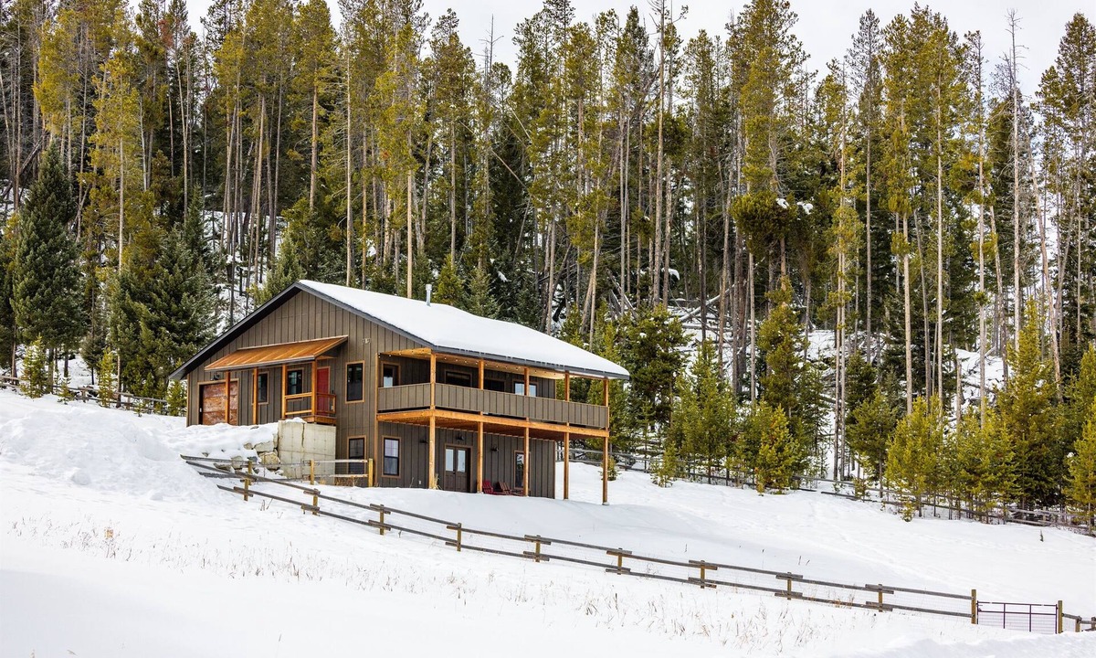 Georgetown Cabin | Spring at the Lake available now!