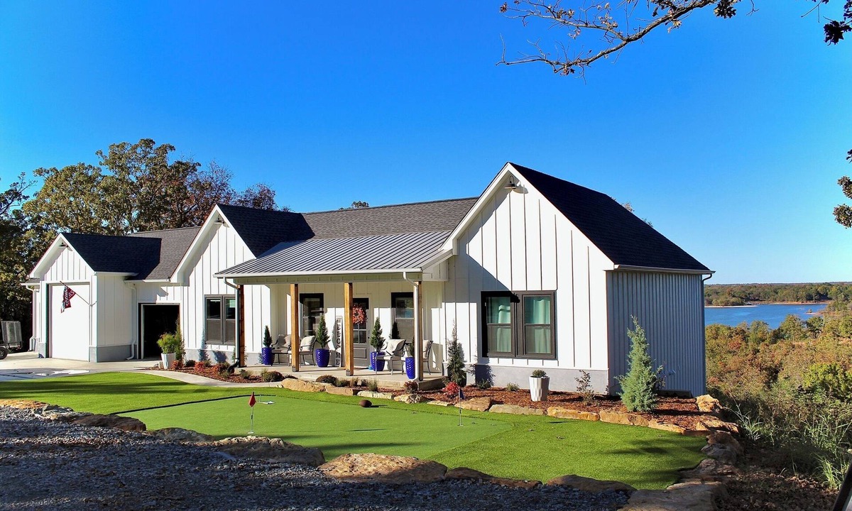 Eufaula House | Spring Break GetAway. Beautiful 2 level, 4 Kbd, 3.5 bath with Lake Eufaula view