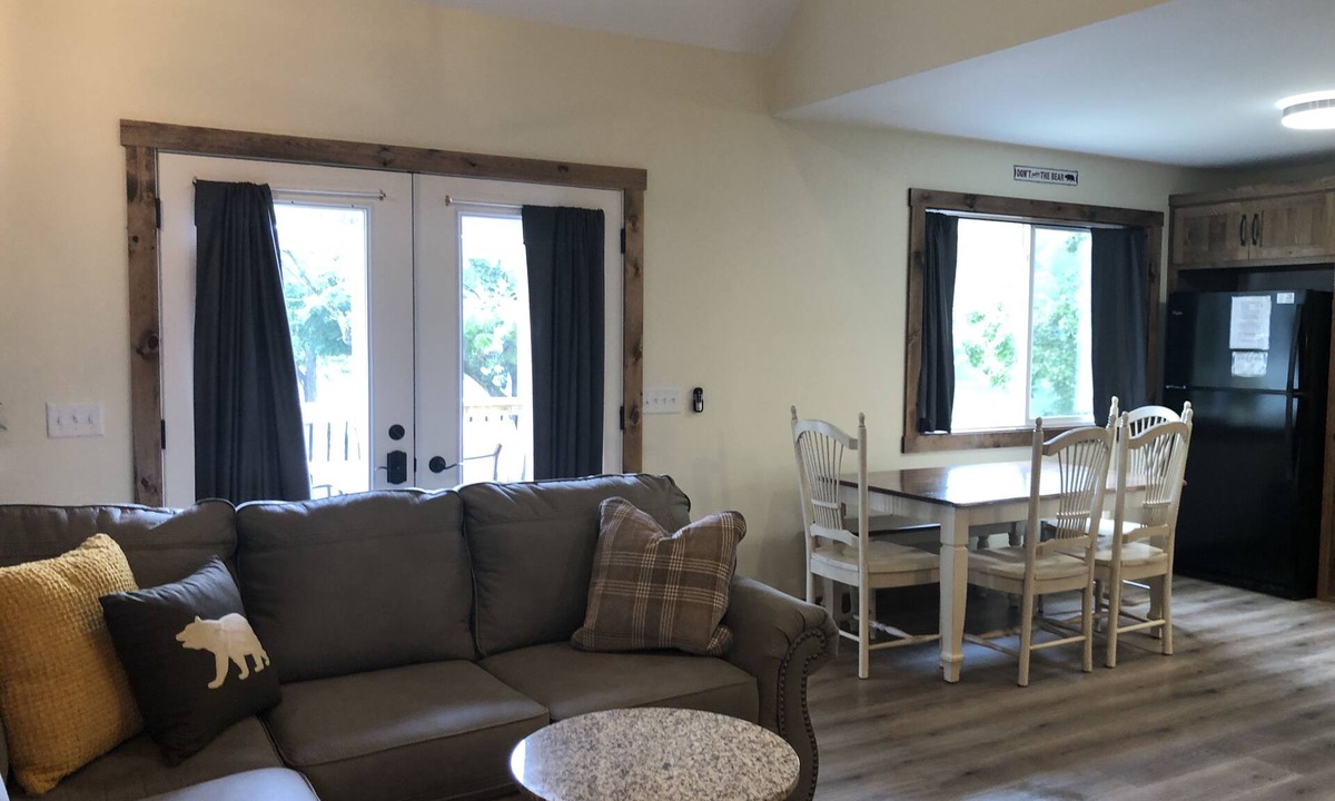 Branson Resort | Spring Break Special! LakeFront 4BR/2BA Lake Taneycomo