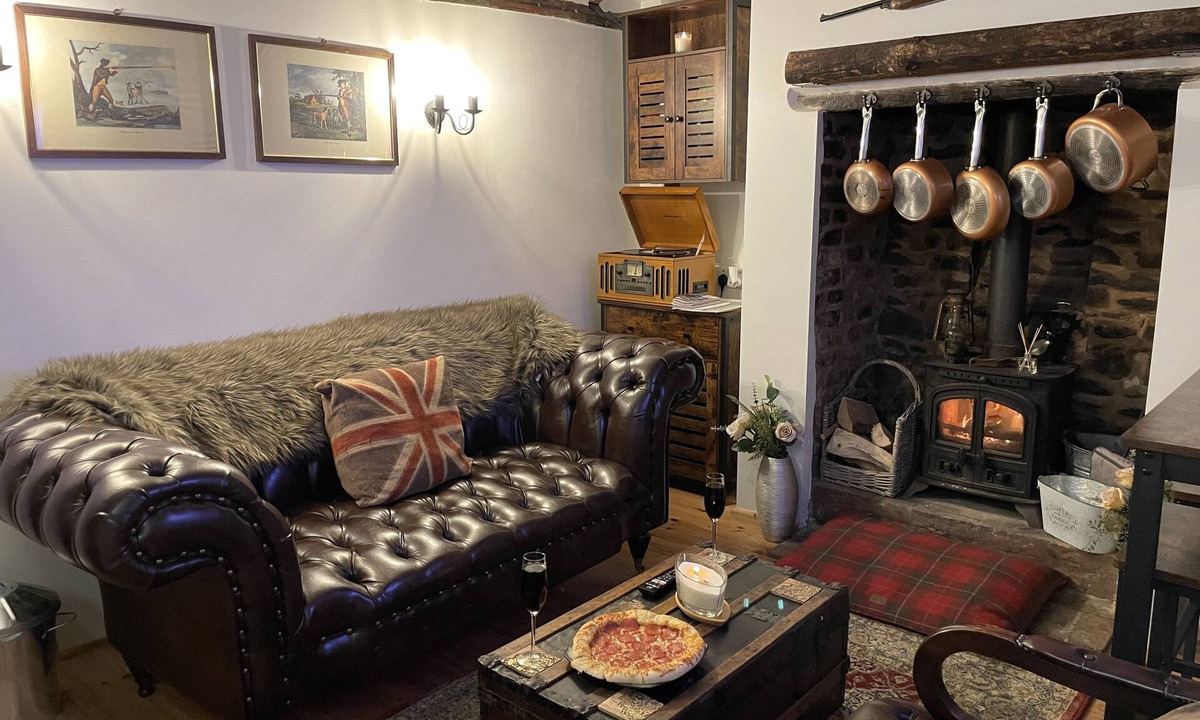 Halfway House Cottage | Spring Cottage, Est. 1850