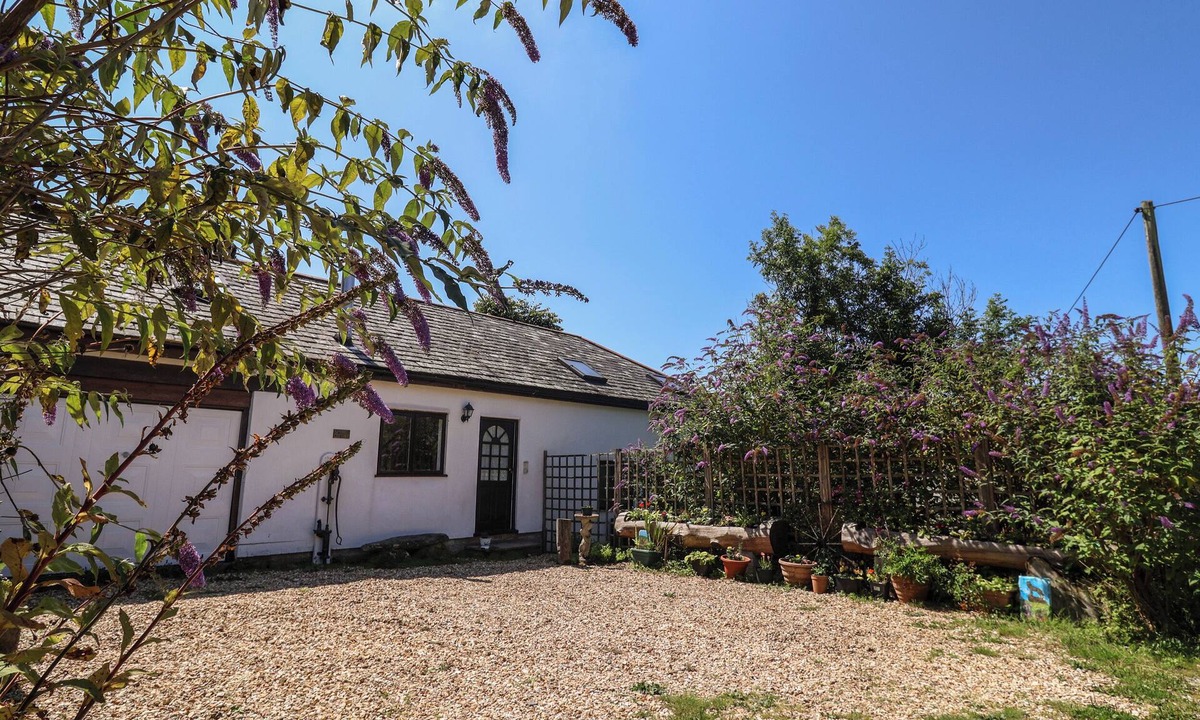Lynton Cottage | SPRING COTTAGE, pet friendly, with open fire in Lynton