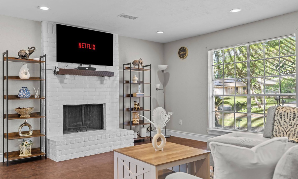Spring House | Spring Escape - 7 Miles From IAH