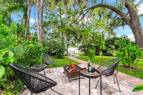 Conway Apartment | Spring-Fed Lake King Suite Pet Friendly