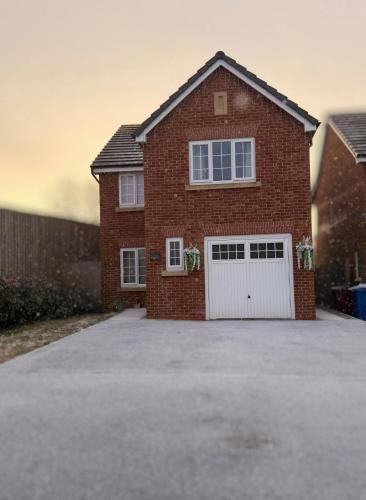 Guide House | Spring gardens