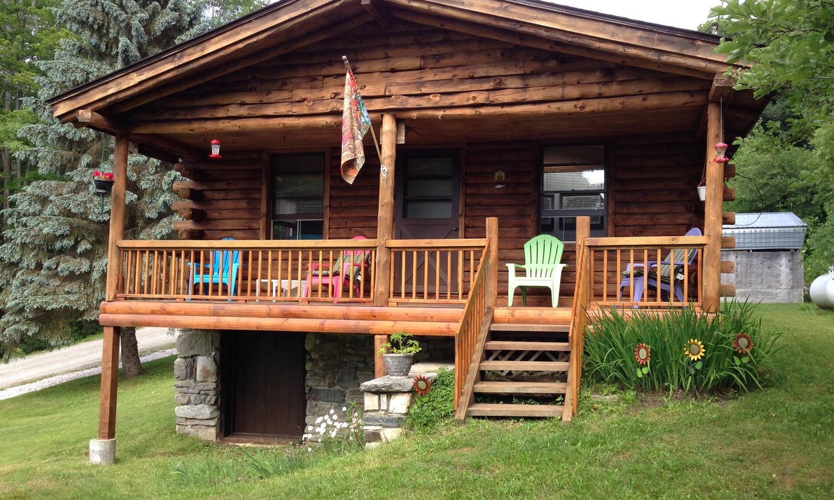 Mount Holly Cabin | SPRING IN THE GREEN MOUNTAINS/PET FRIENDLY-WOOF