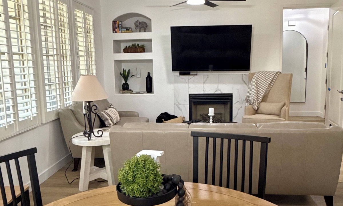 La Quinta Villa | Spring is a fabulous time to head to La Quinta! Check out this 3bd/b villa!
