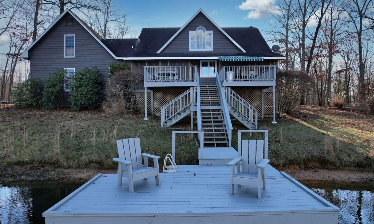 Sewanee House | Spring Sewanee Lakehouse