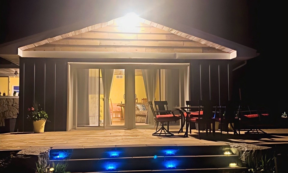 Kingsville Cottage | “Spring Starts Here”. Never pay a cleaning fee!