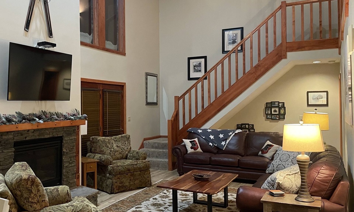 Clymer Condo | Spring, summer now open! PknPk Canterbury Woods. Golf course views Sleeps 10