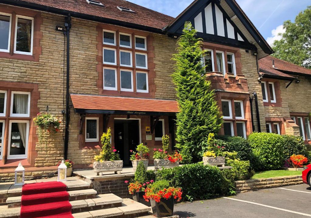 Darwen Hotel | Springbank Manor