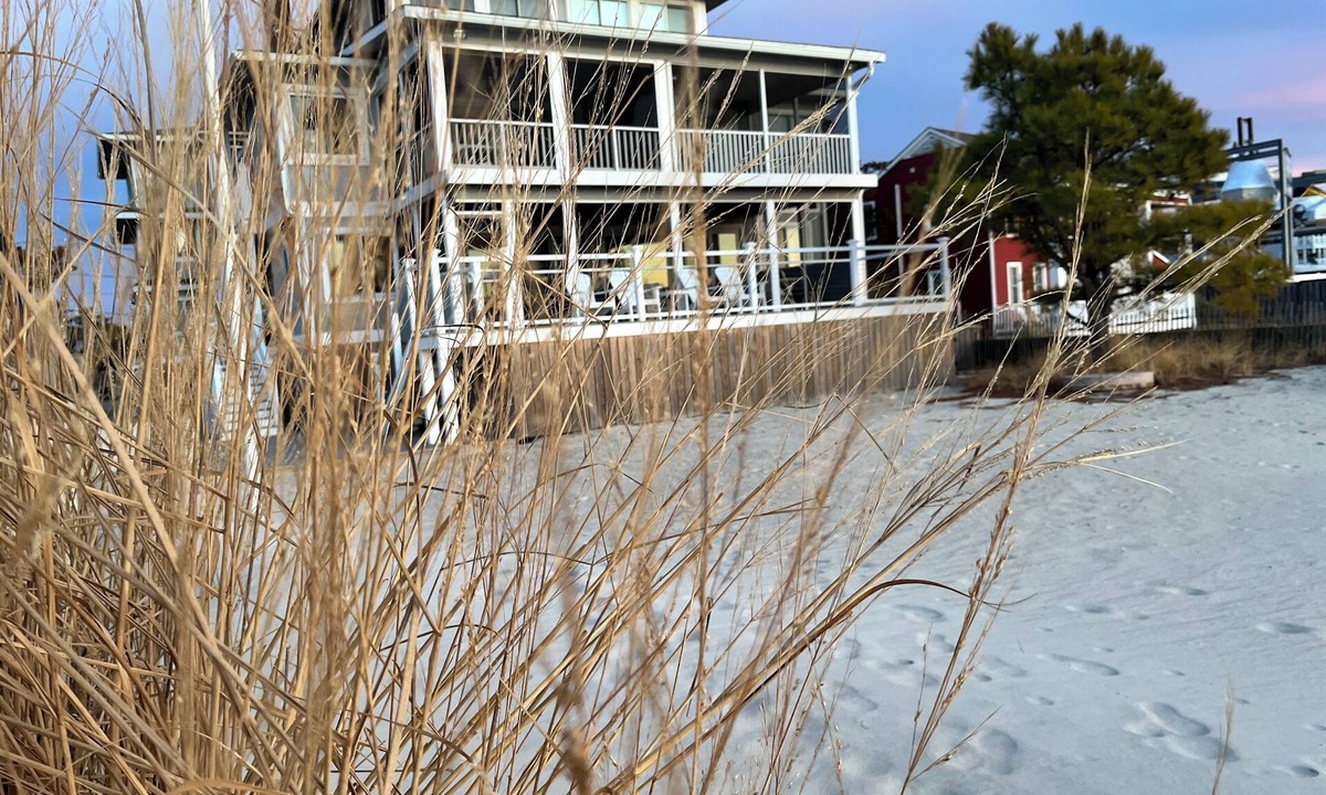 Dewey Beach Condo | Springbreak Beachfront Getaway & parking 4Br 2 nites Bayfront