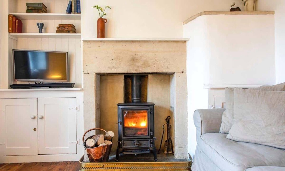 Norton St. Philip Cottage | Springfield Cottage – Romantic Countryside Getaway