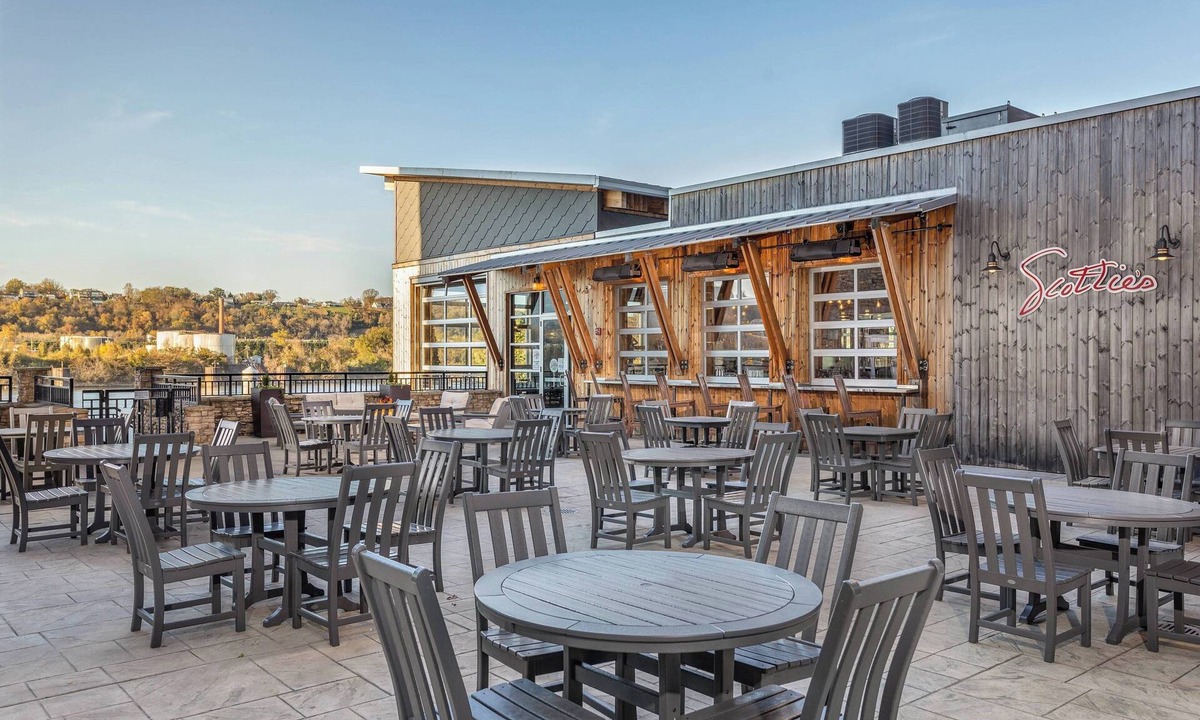 Downtown Chattanooga Hotel | SpringHill Suites by Marriott Chattanooga Downtown/Cameron Harbor