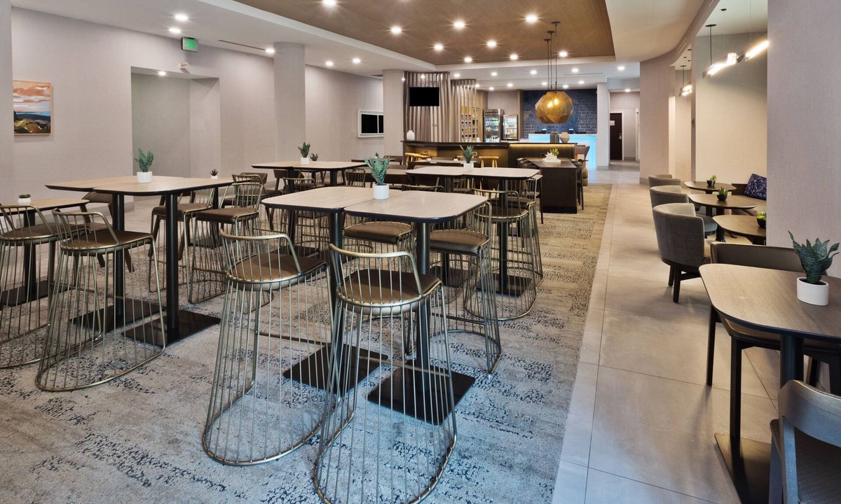 Crestline Heights Hotel | SpringHill Suites by Marriott Birmingham Colonnade